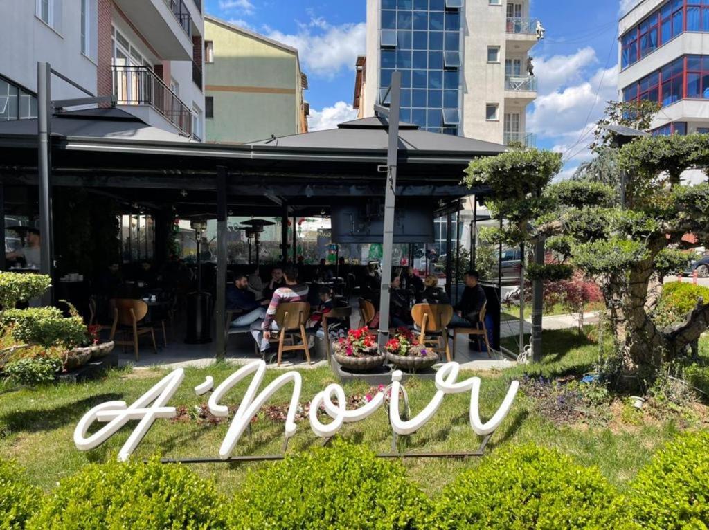 Lovely Apartment Tirana Kültér fotó